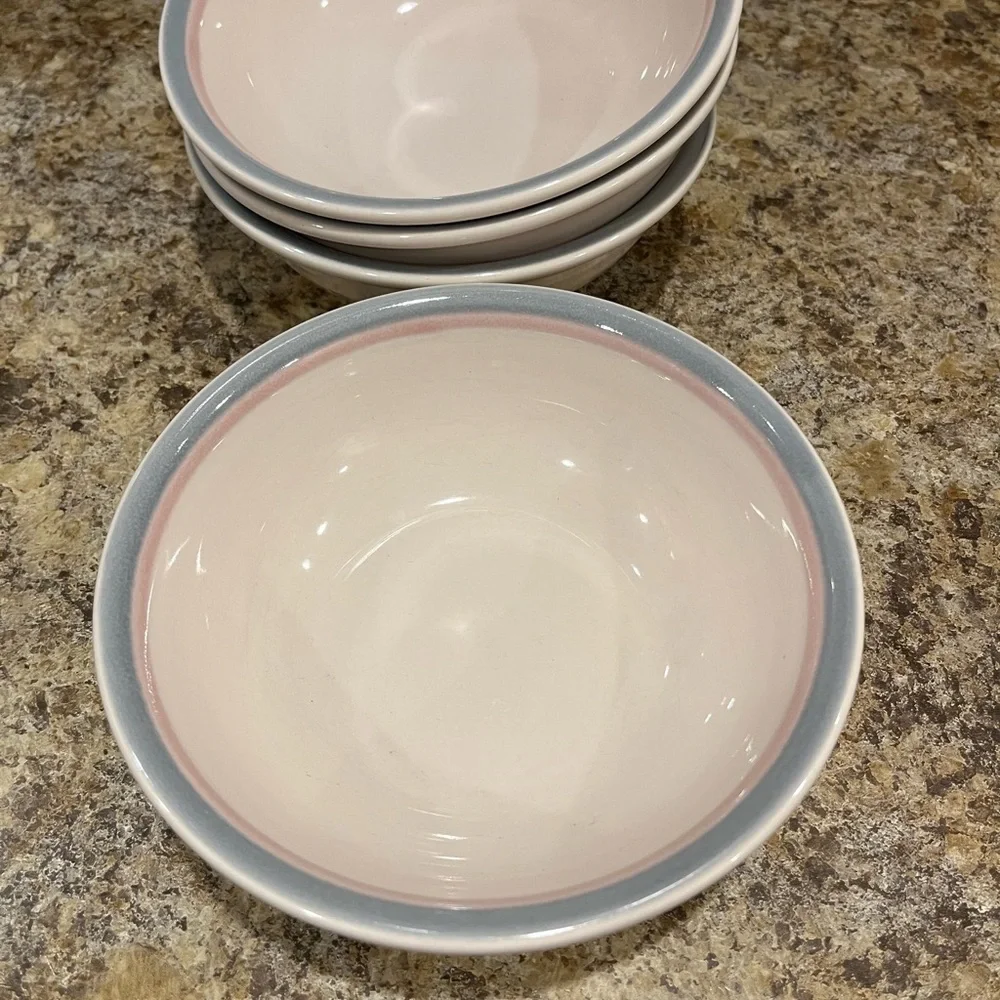 Pfaltzgraff Aura Light Pink 6” Bowls with Pink And Blue Rim Set of 4